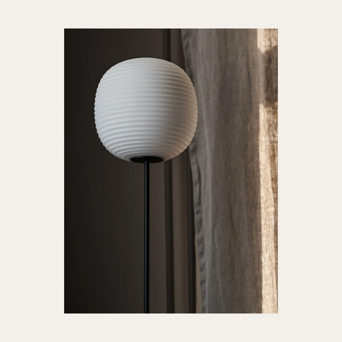 Напольный светильник New Works Lantern Floor Lamp