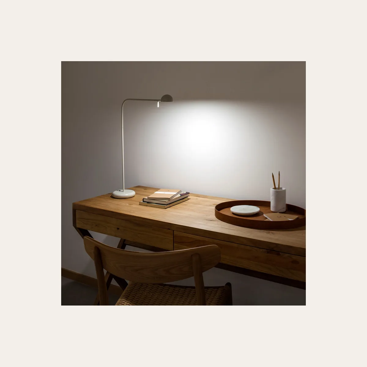 Настольный светильник Vibia Pin