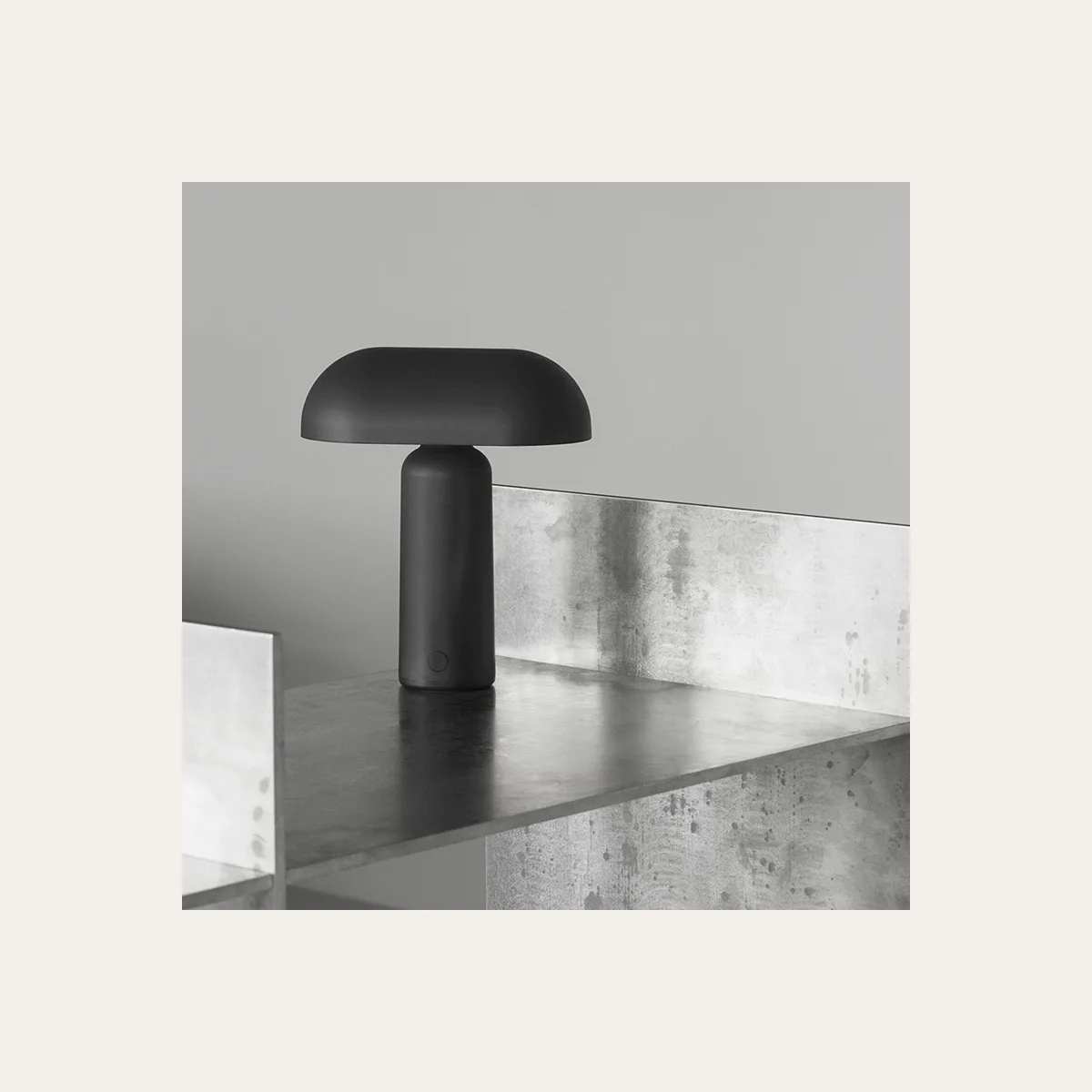 Настольный светильник Normann Copenhagen Porta