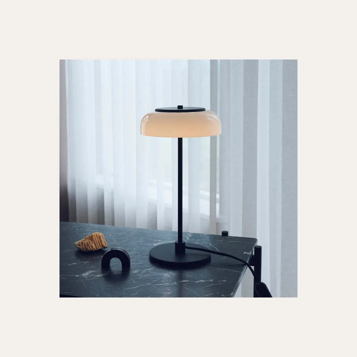 Настольный светильник Nuura Blossi table
