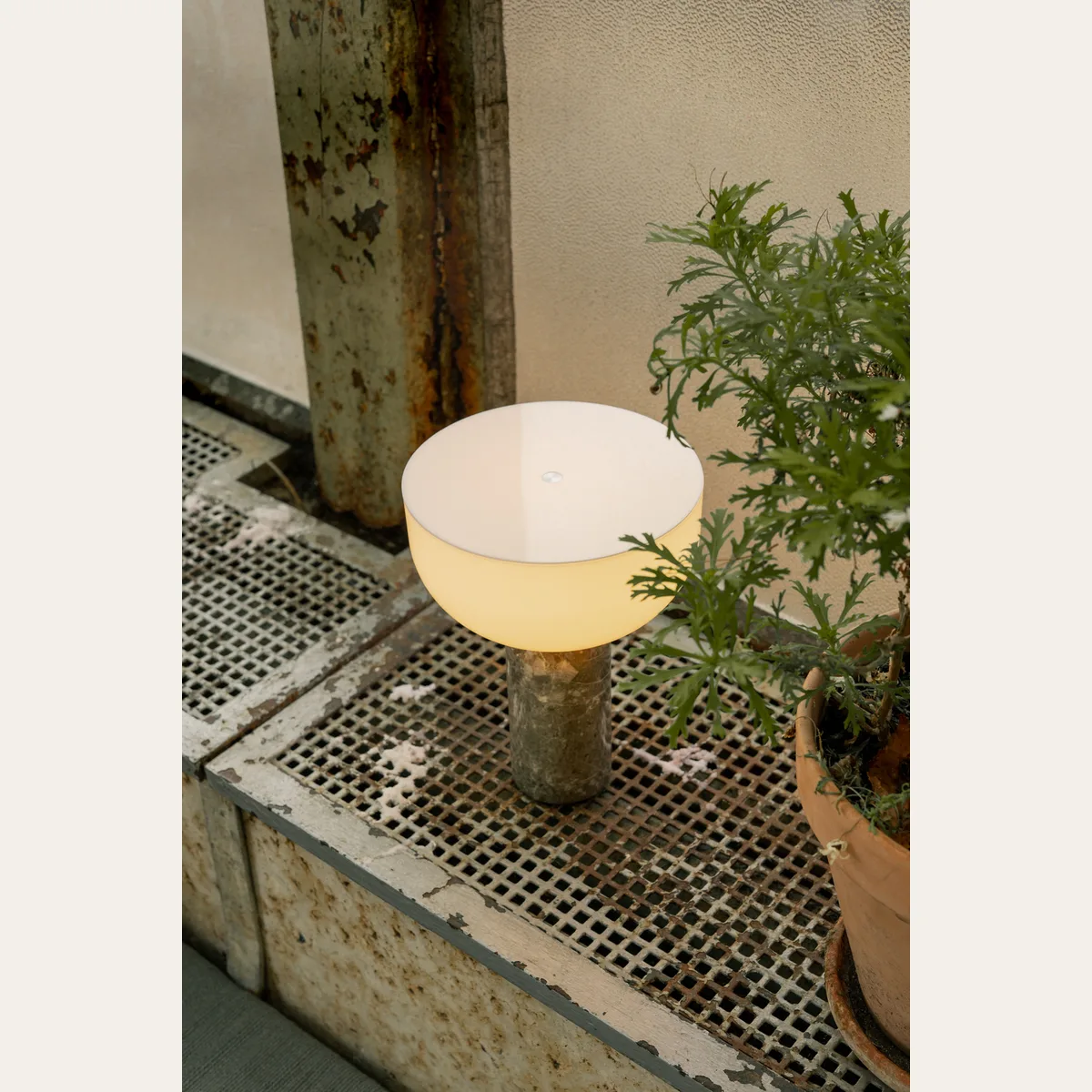 Kizu Portable Table Lamp