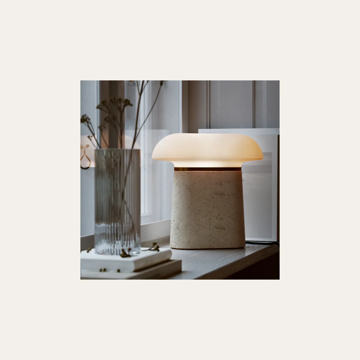 Nova table lamp