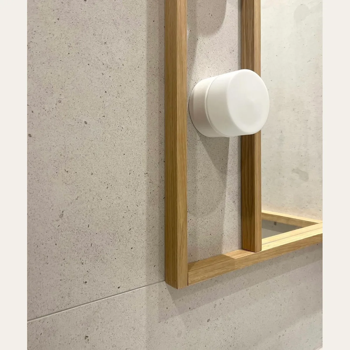 Wall light 17