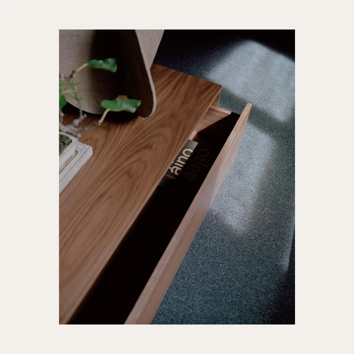 Mass Coffee Table w. Drawer