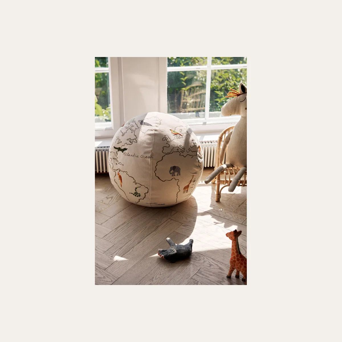 The World Pouf