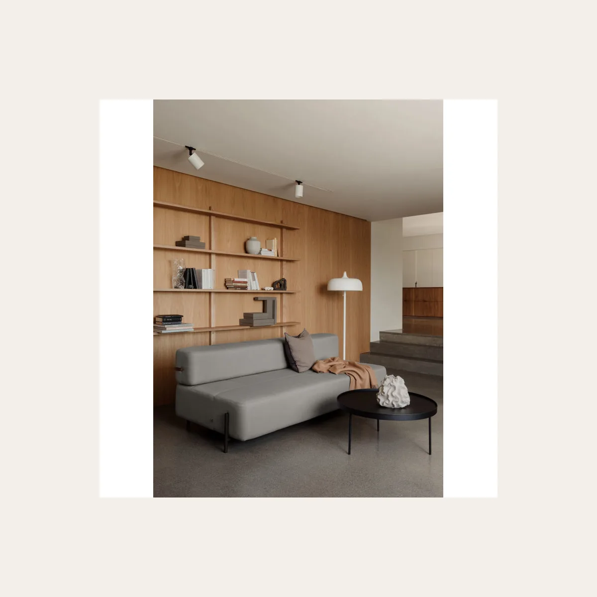 Напольный светильник Northern Acorn floor lamp