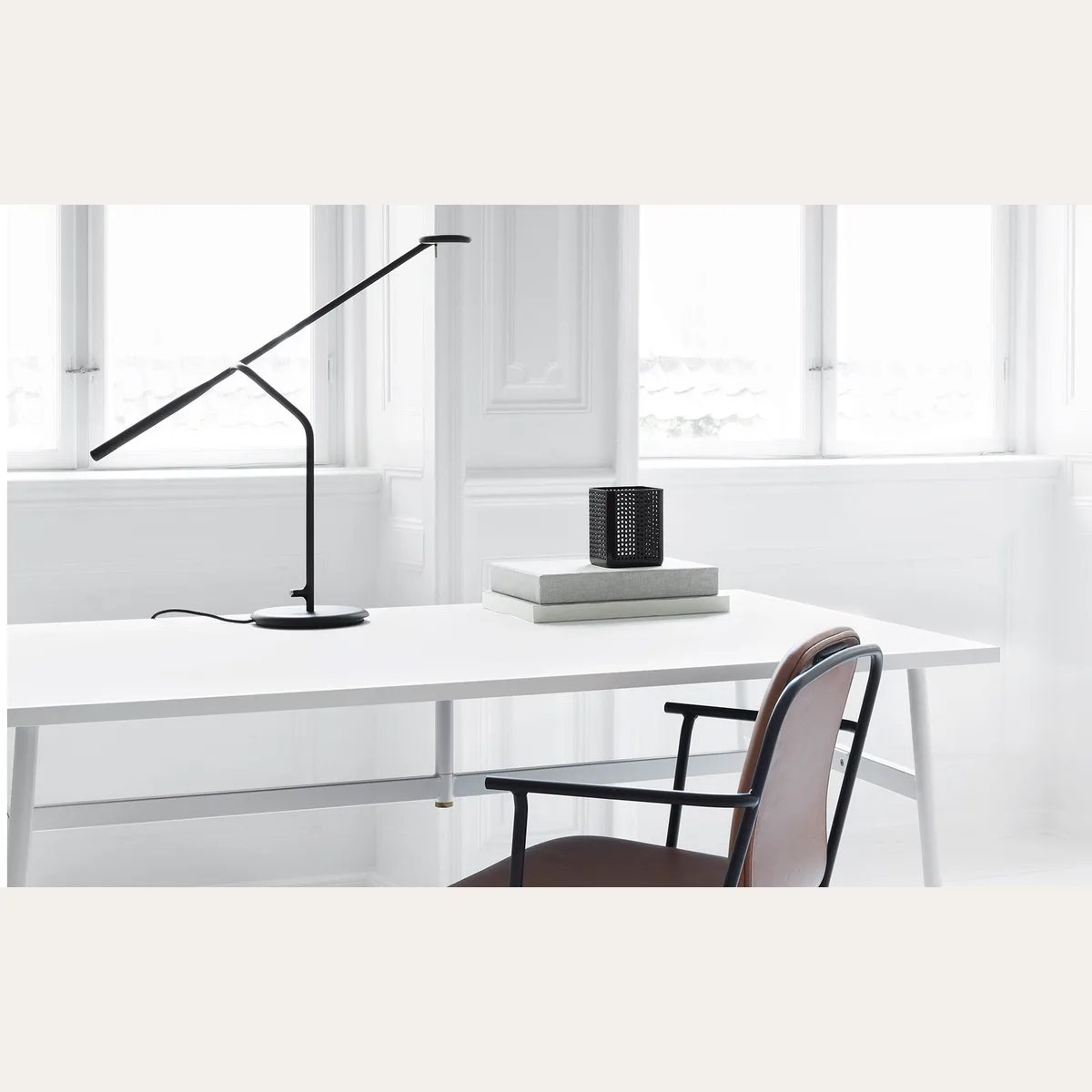 Настольный светильник Normann Copenhagen Flow