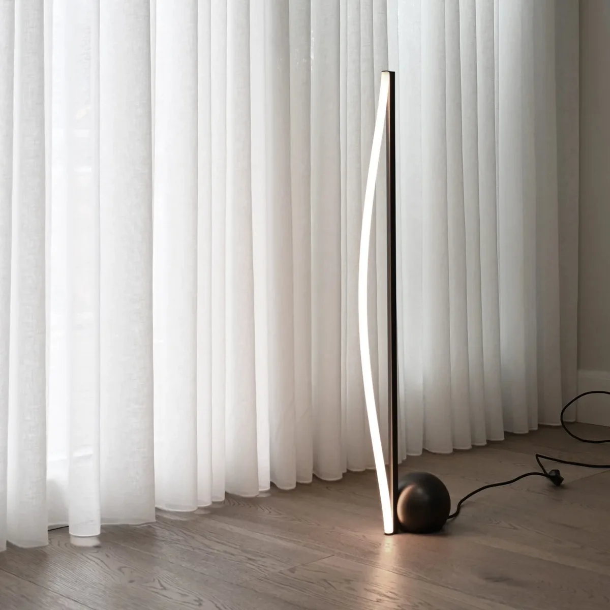 Bow Floor Lamp