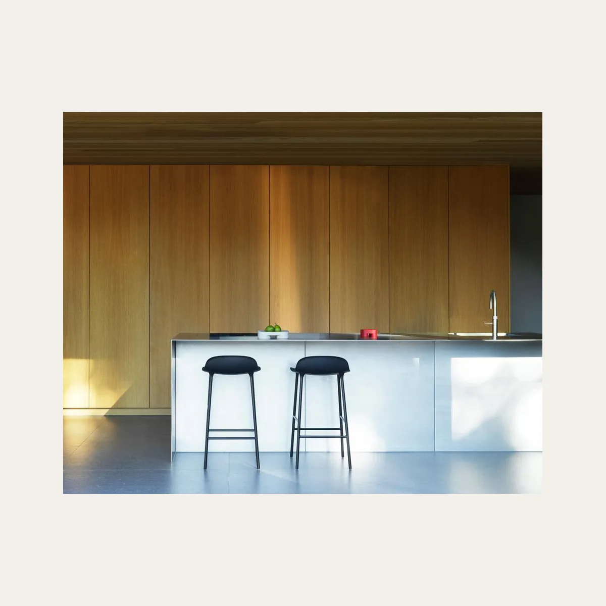 Form Barstool 65 cm Steel