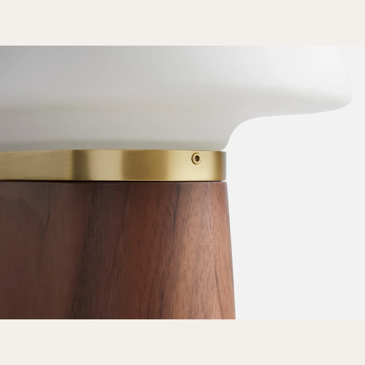 Nova table lamp