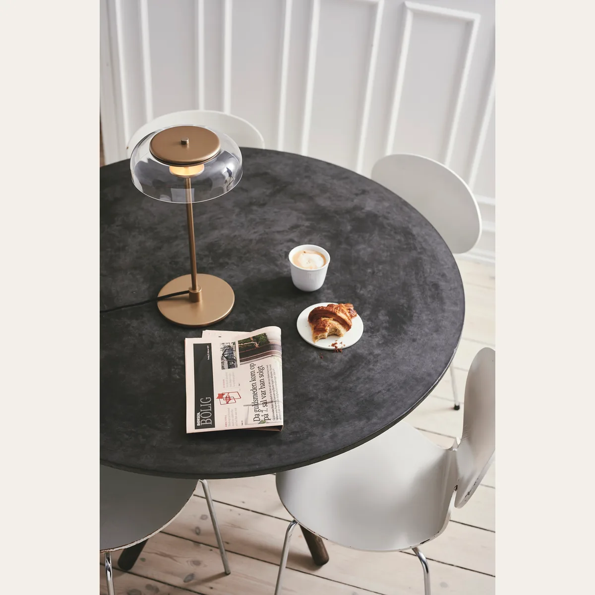 Настольный светильник Nuura Blossi table