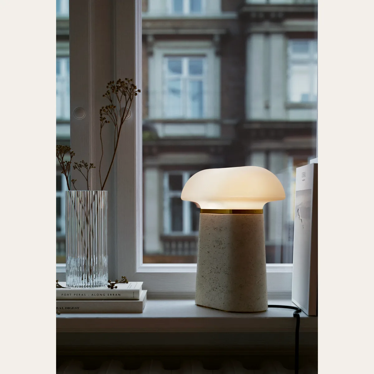 Nova table lamp