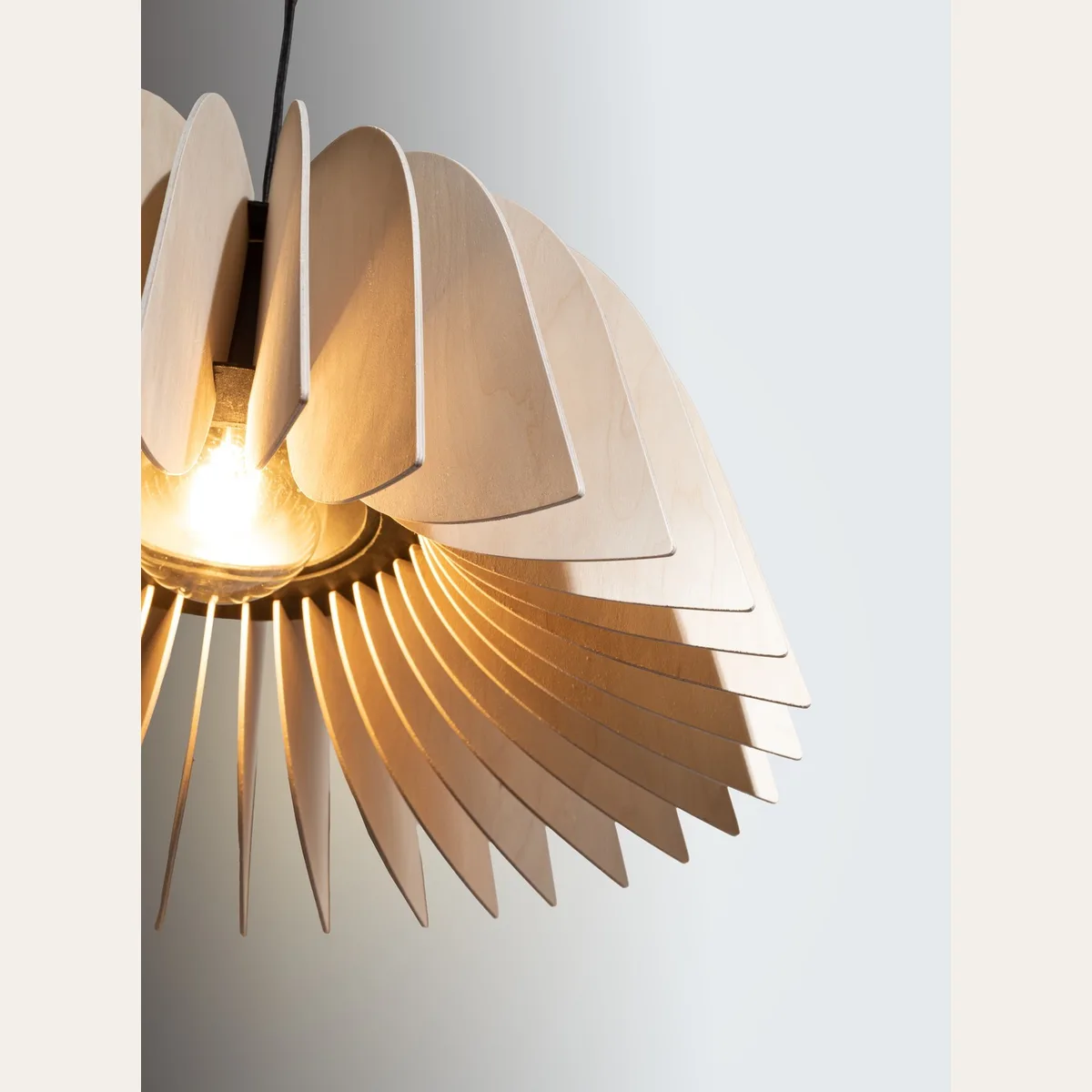 Verna Pendant