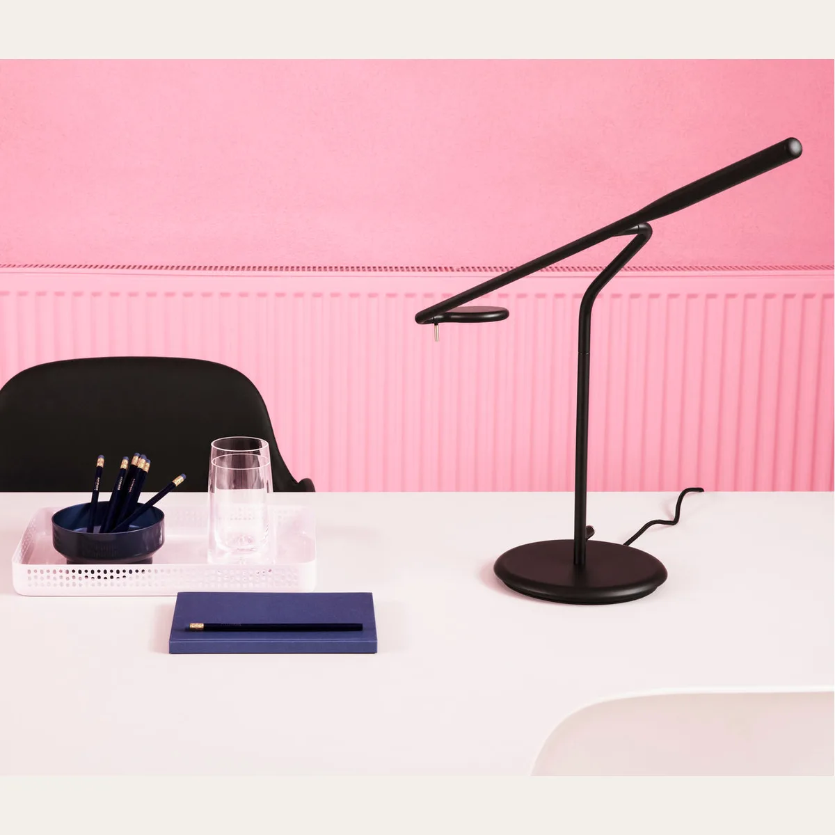 Настольный светильник Normann Copenhagen Flow