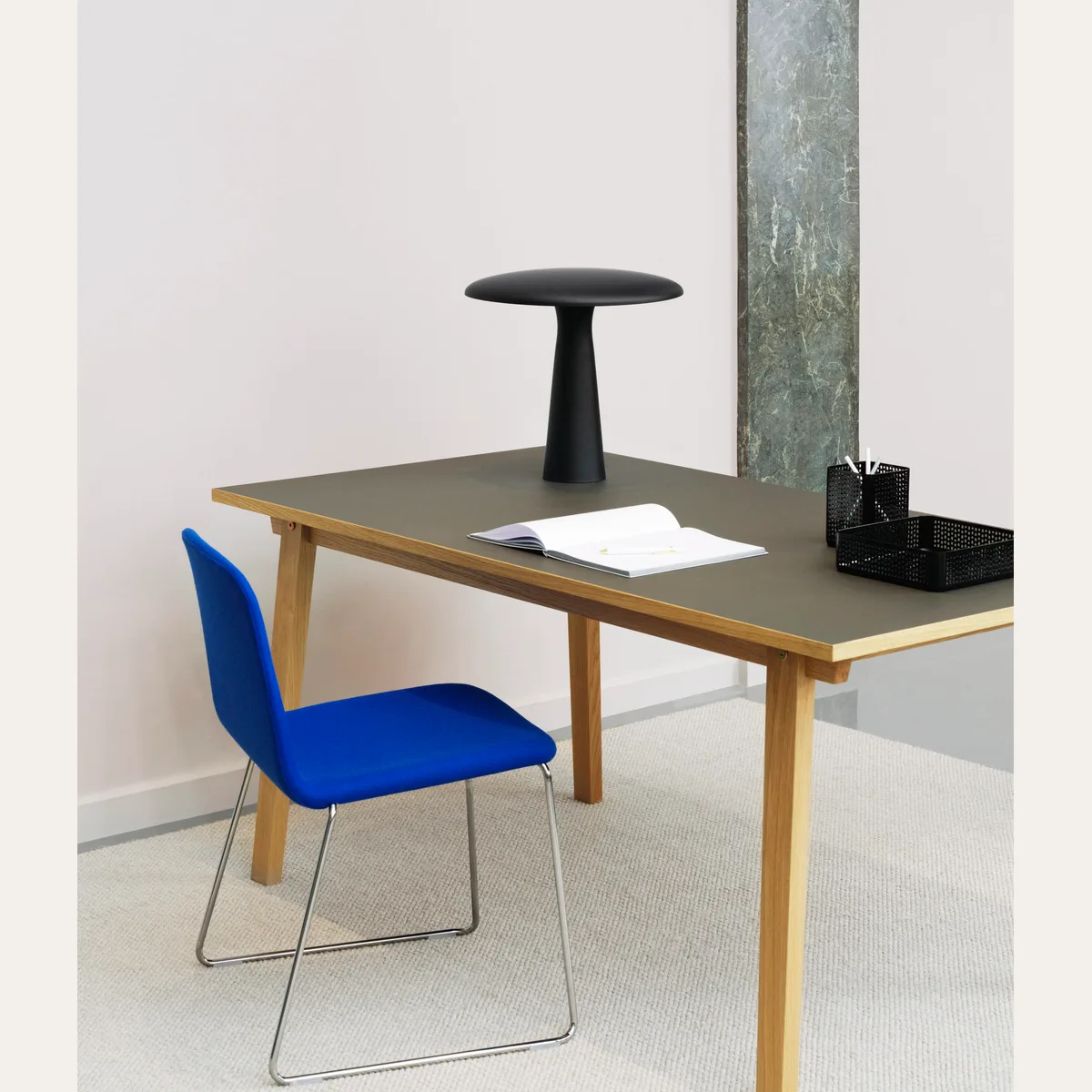 Настольный светильник Normann Copenhagen Shelter