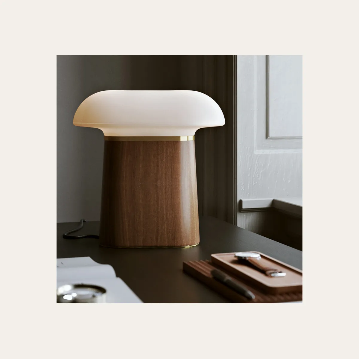 Nova table lamp