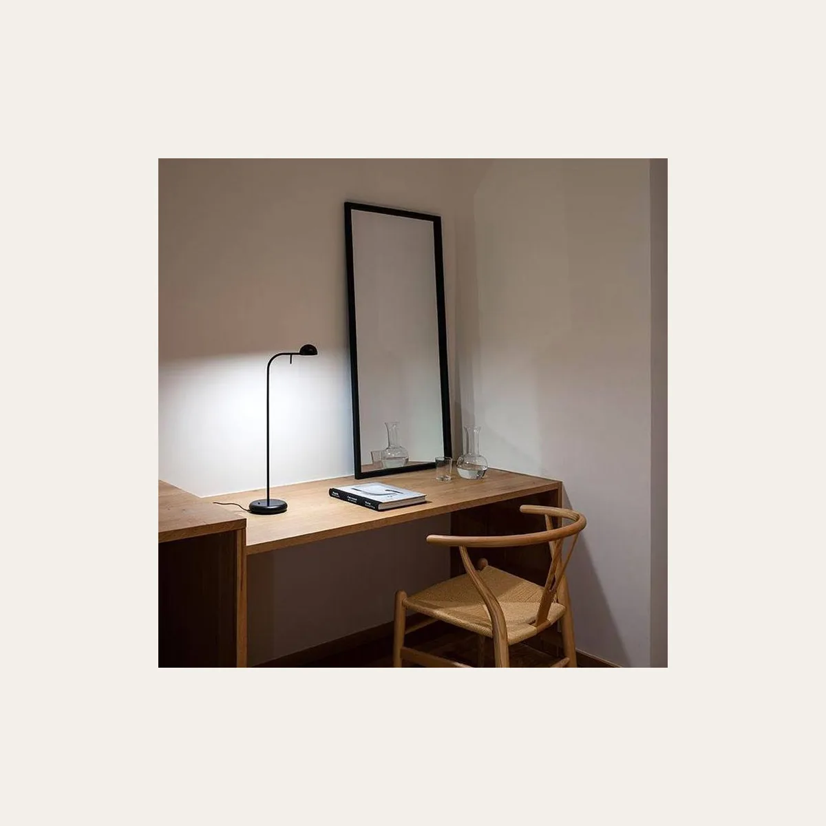 Настольный светильник Vibia Pin