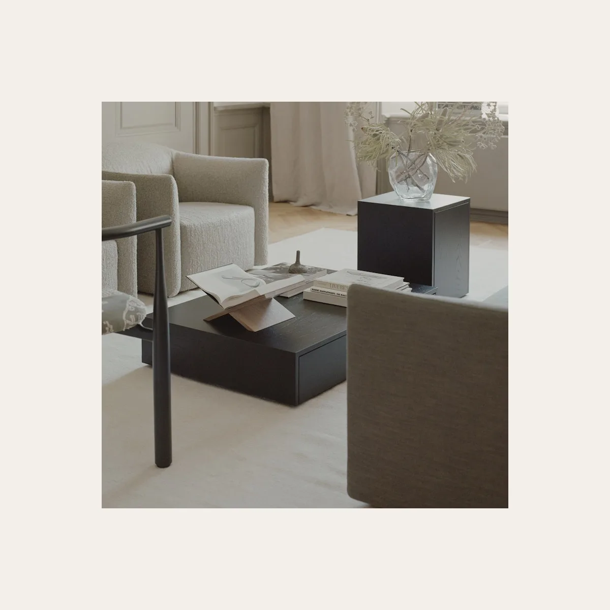 Mass Coffee Table w. Drawer