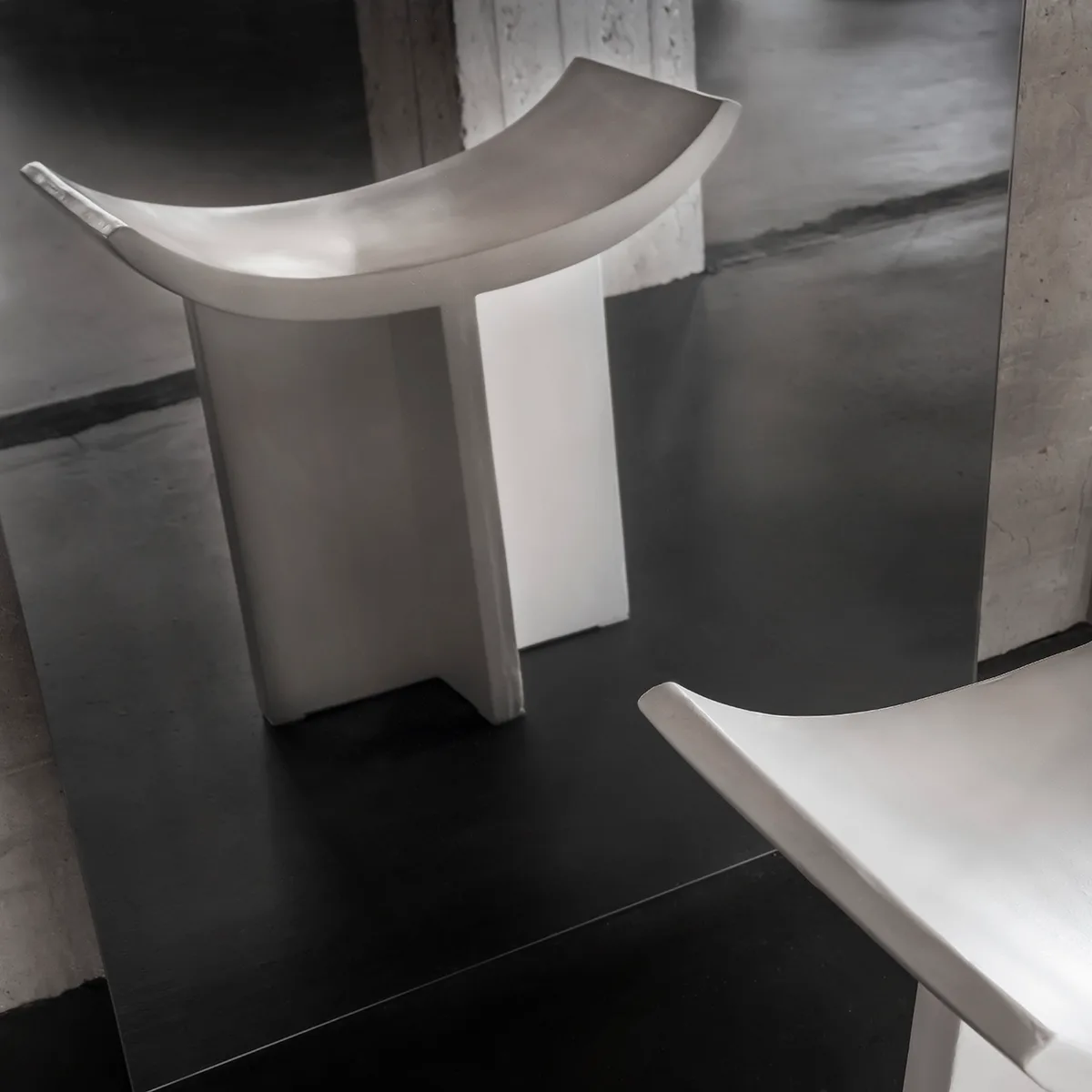 Brutus Stool Bone White в интерьере