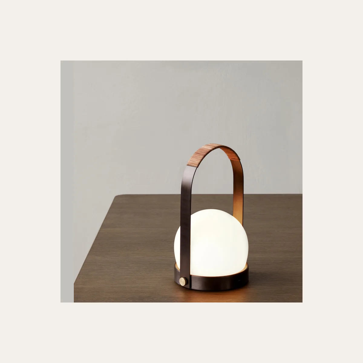 Настольный светильник MENU Carrie Table Lamp