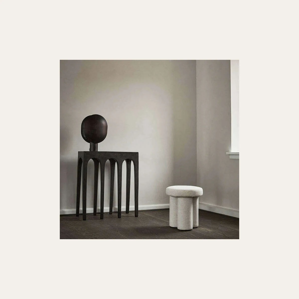 Консоль 101 Copenhagen Bow Console