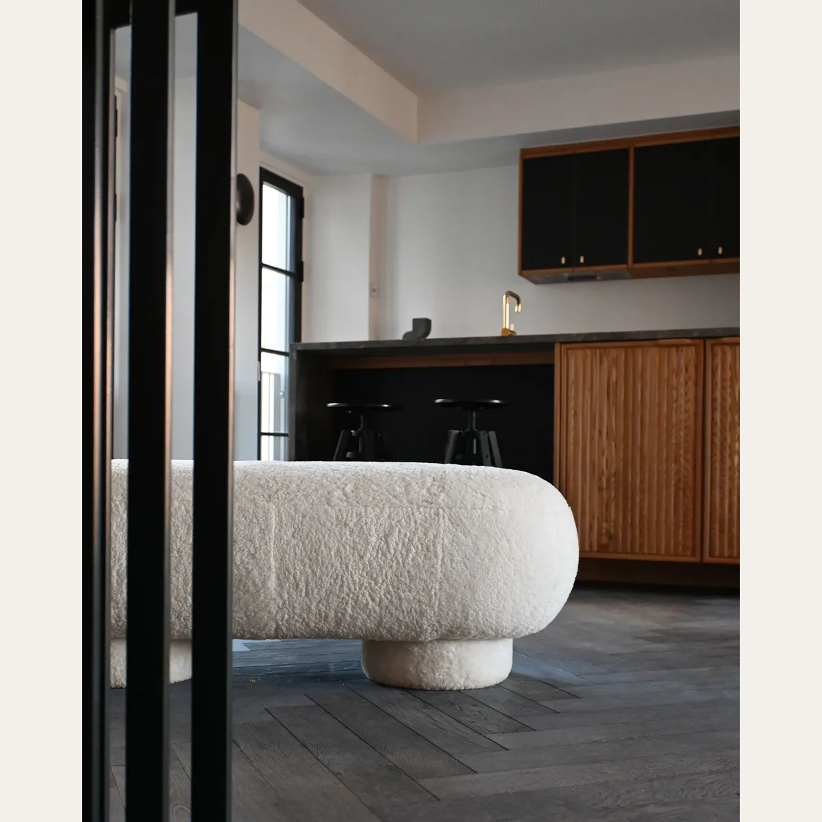 Big Foot Bench Sheepskin