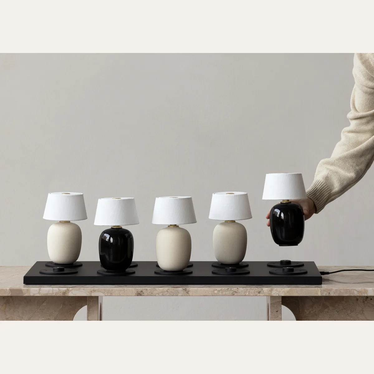 Настольный светильник MENU Torso Table Lamp, Portable
