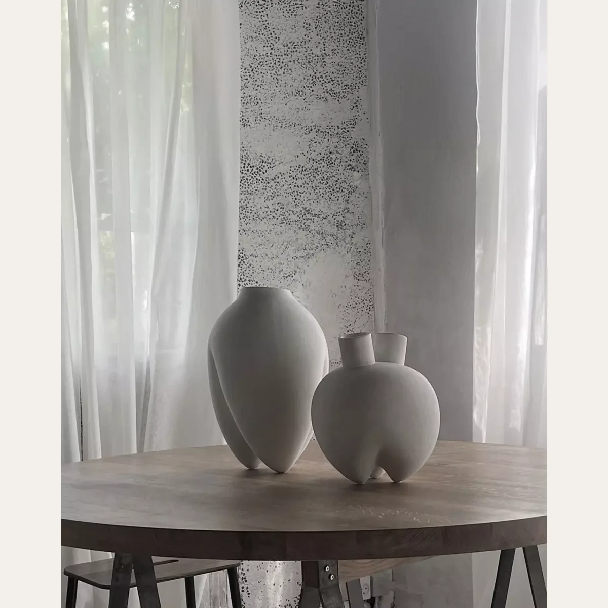 Sumo Vase, Slim Bone White