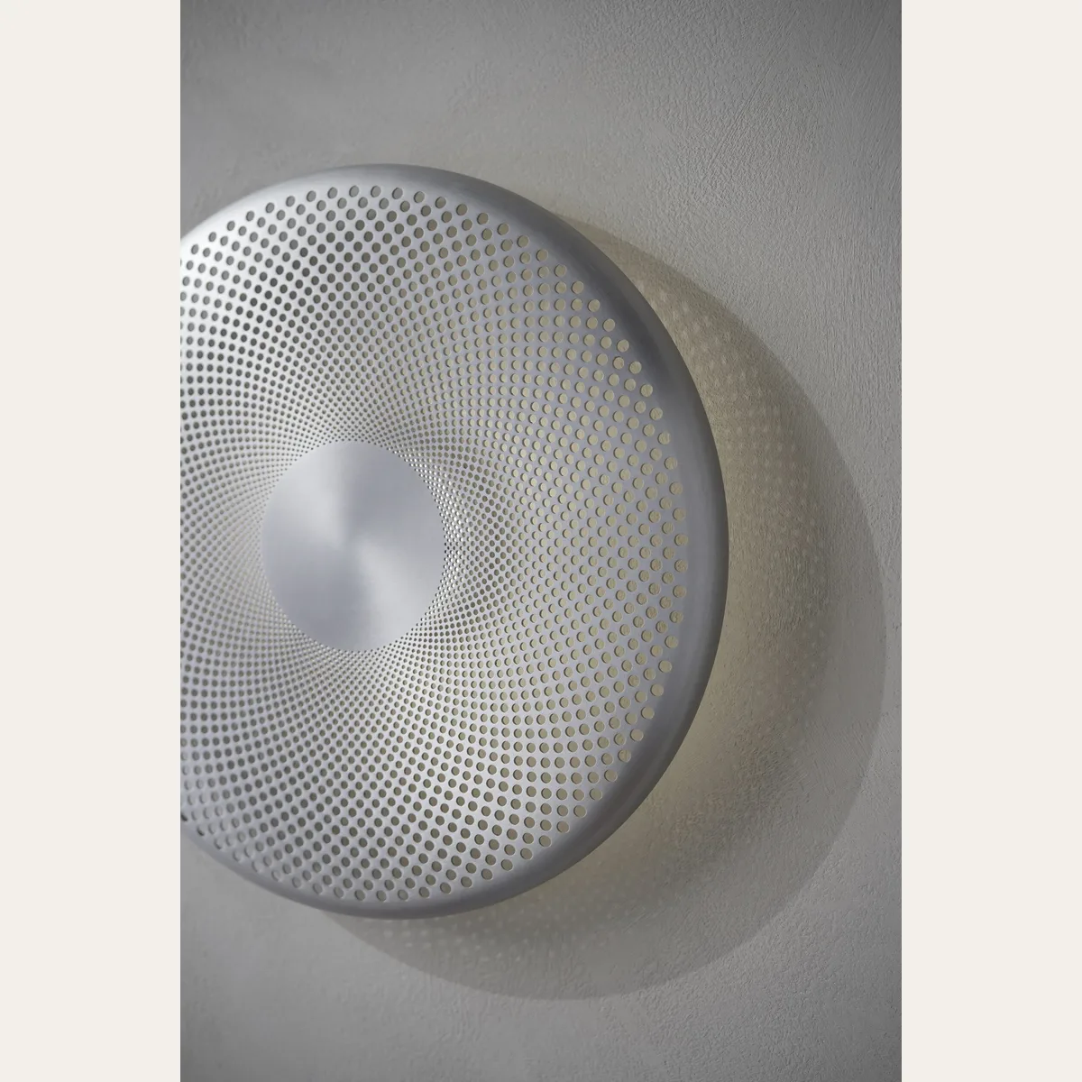Glint wall