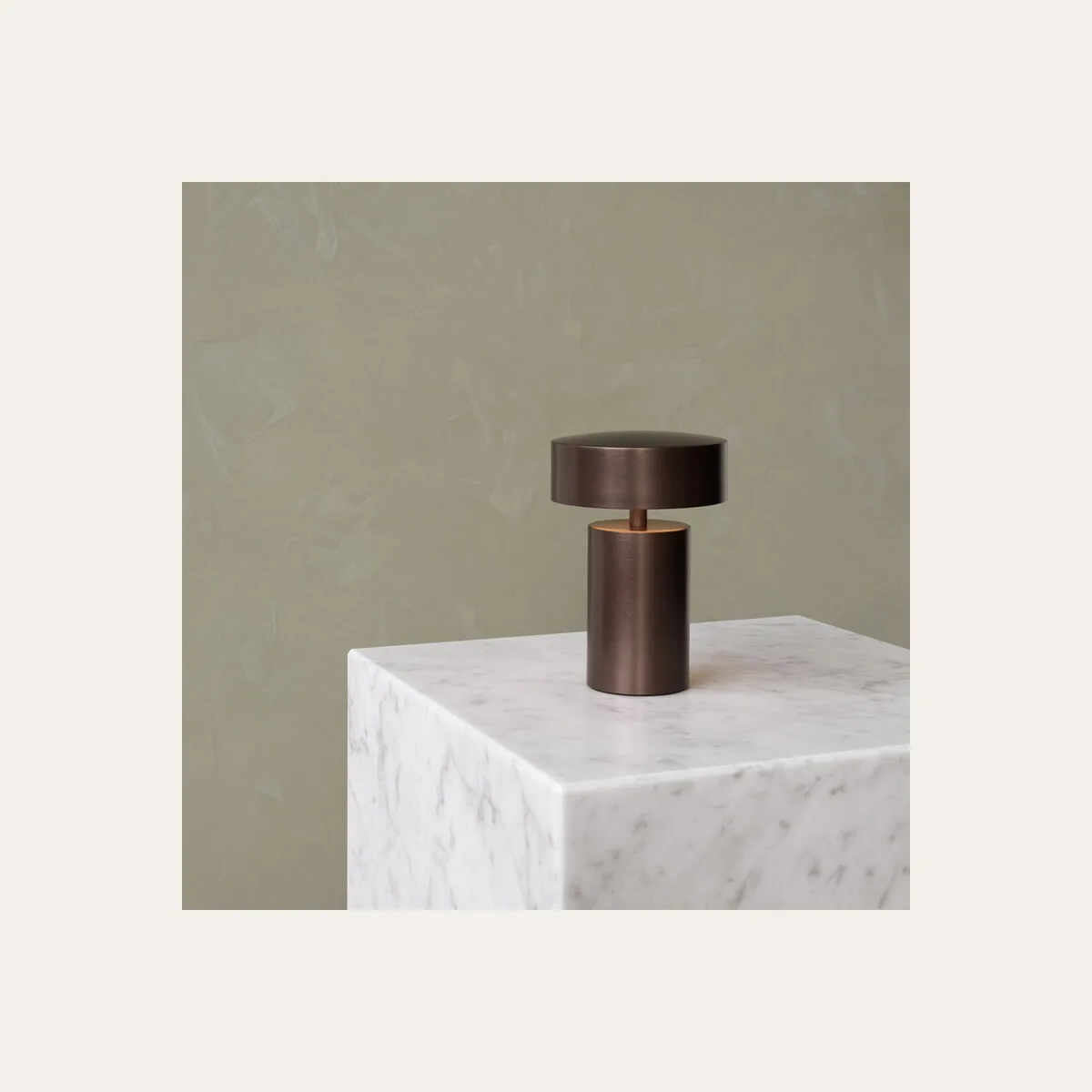 Настольный светильник MENU Column Table Lamp