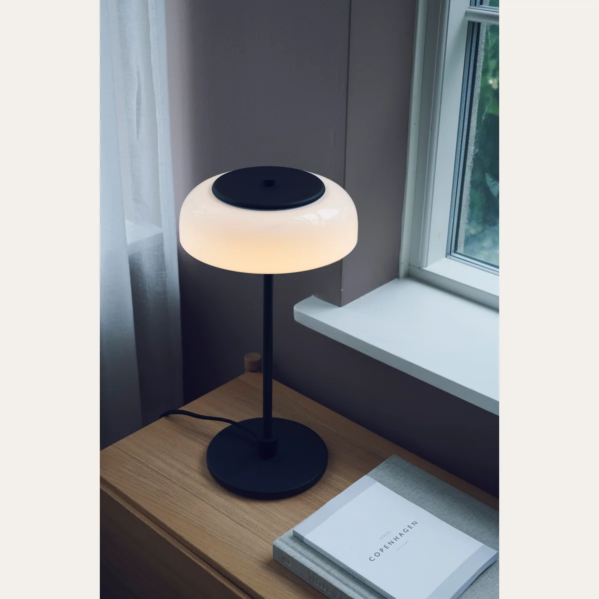 Настольный светильник Nuura Blossi table