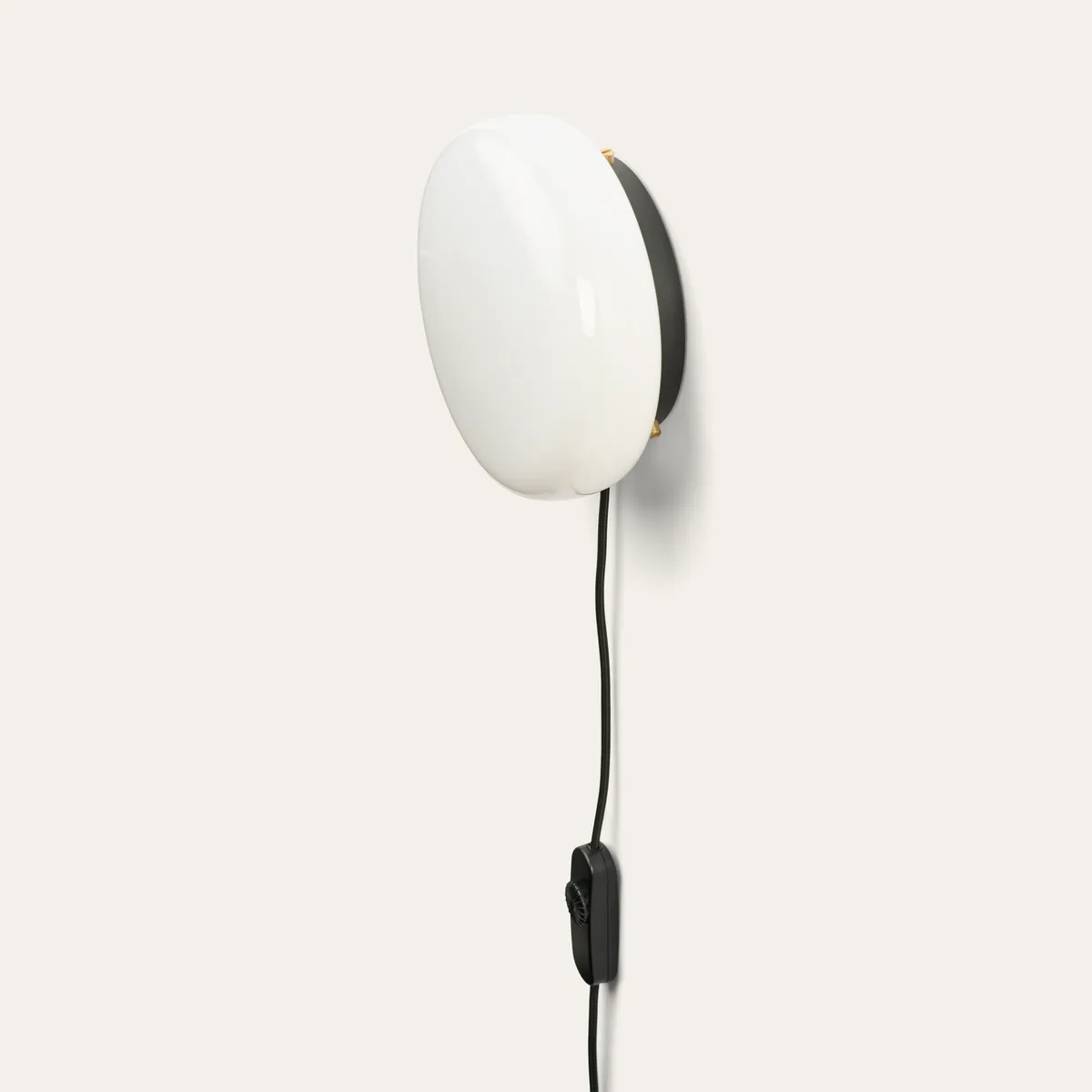 Opa Wall Lamp