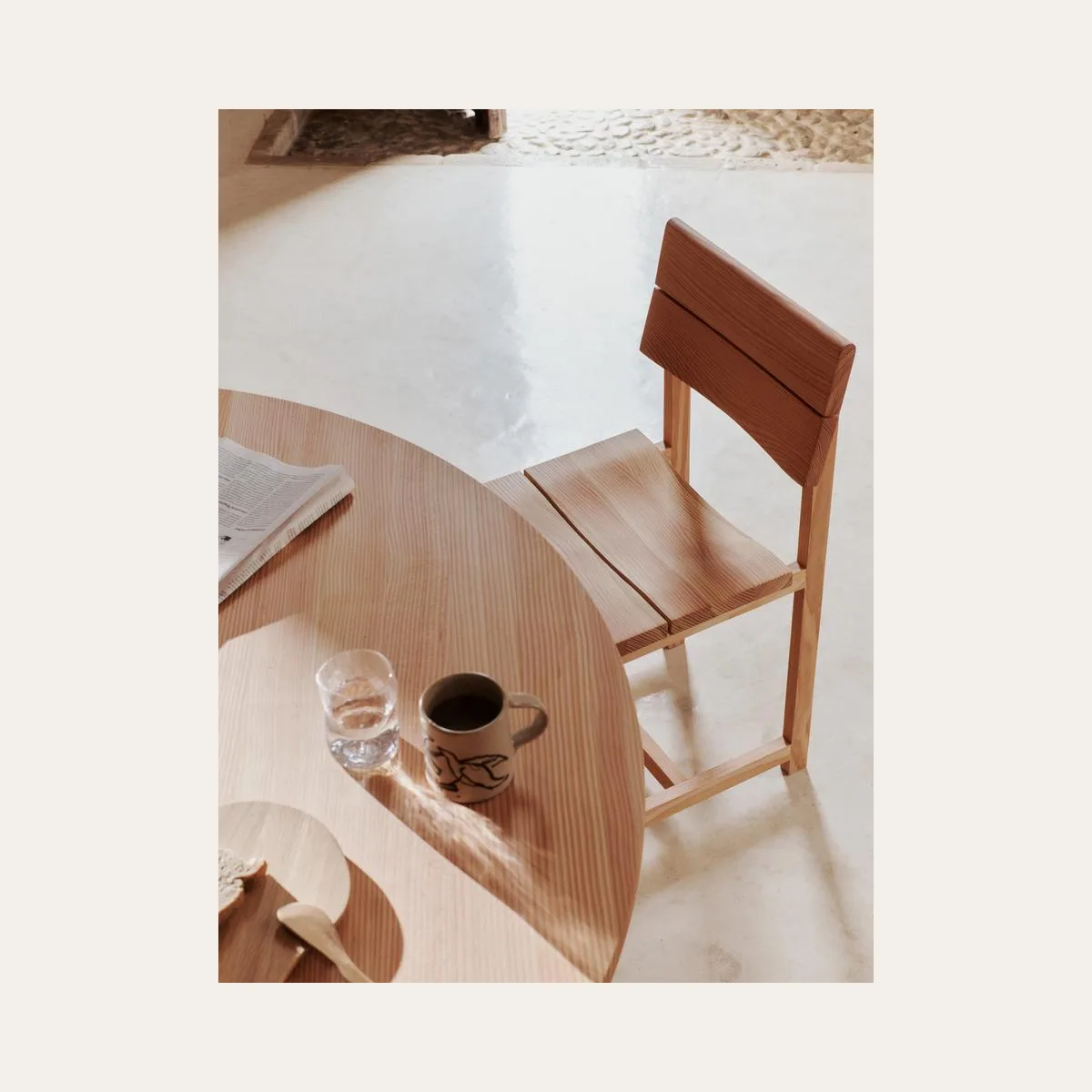 Aukko Dining Table