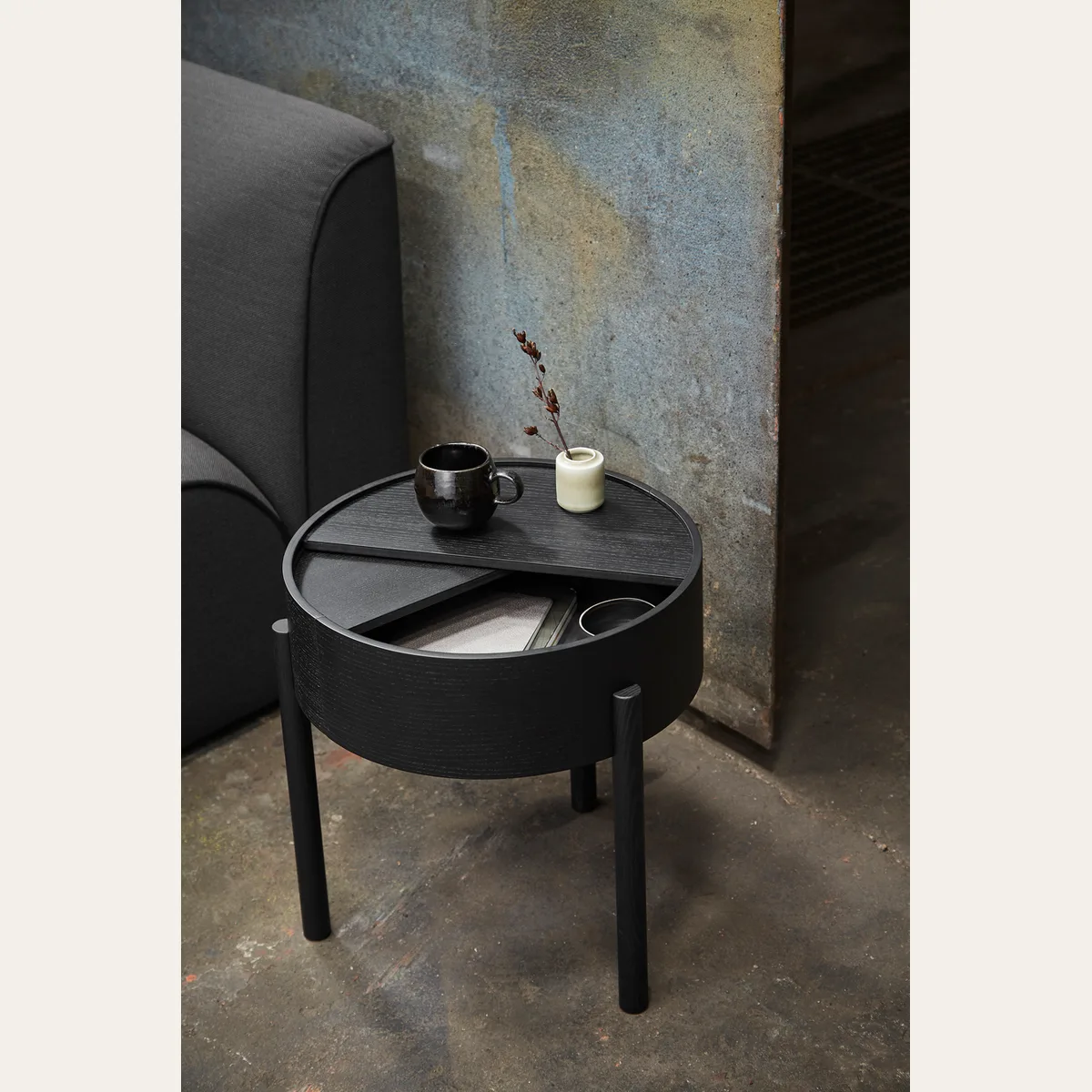 Arc coffee table 42 см black