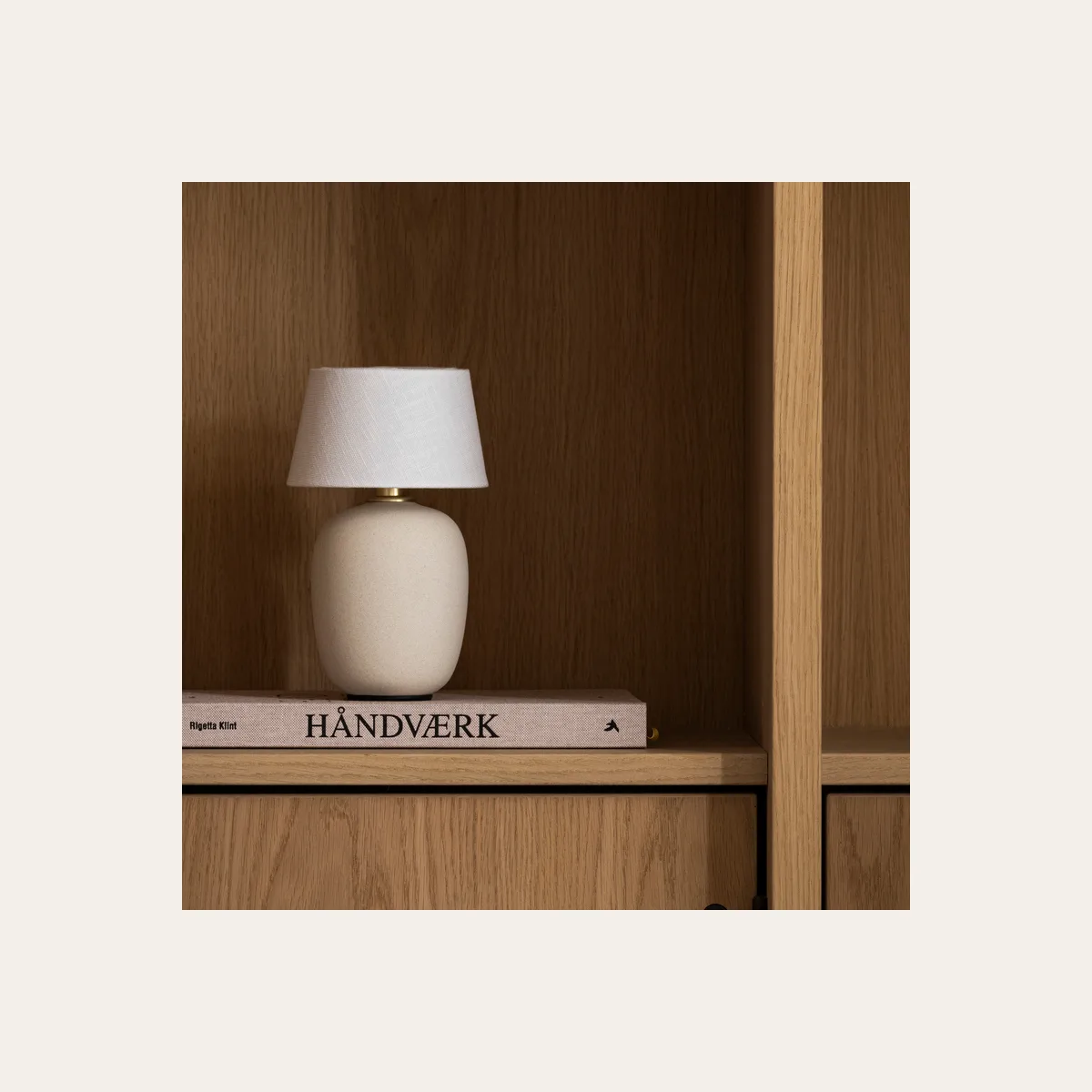 Настольный светильник MENU Torso Table Lamp, Portable