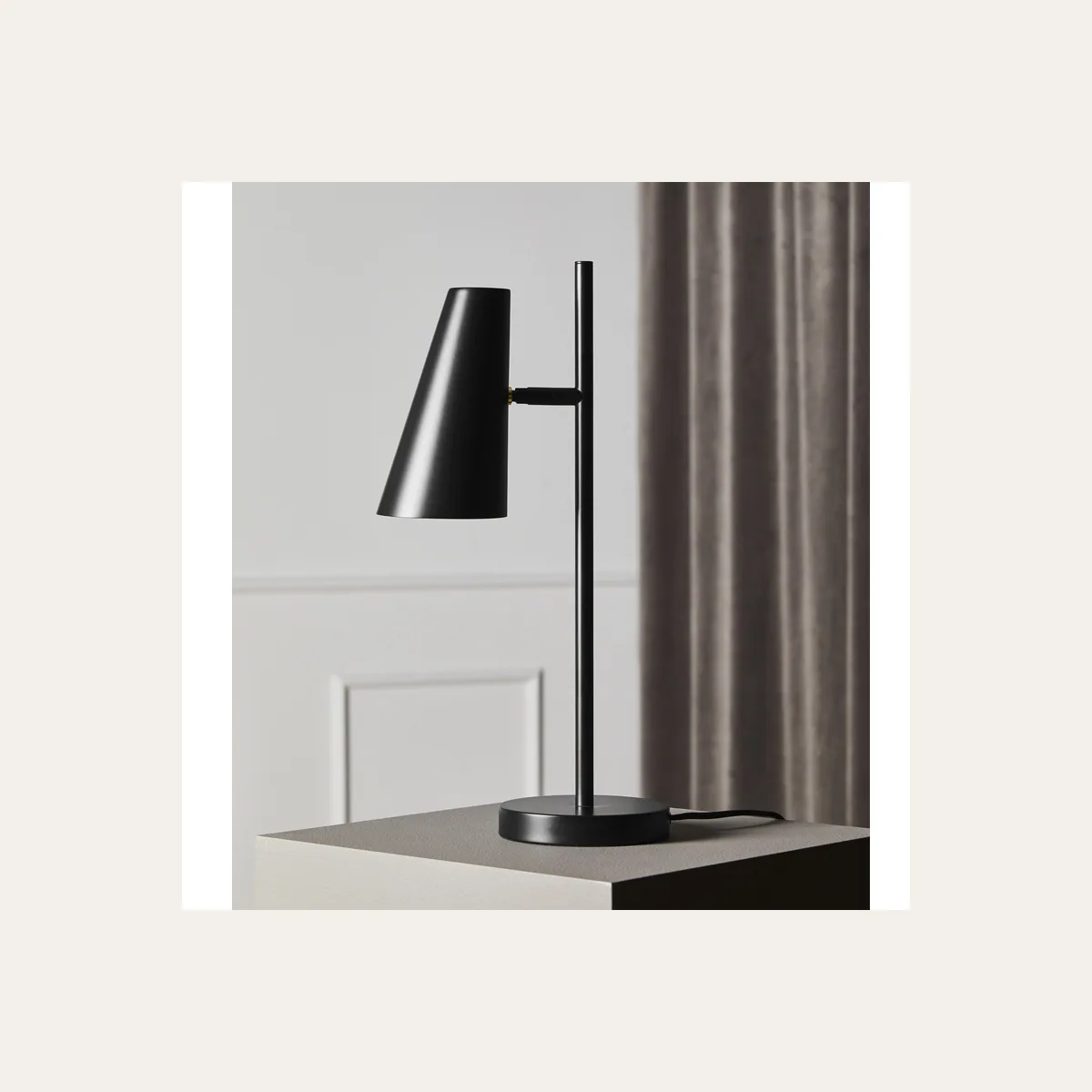 Cono table lamp