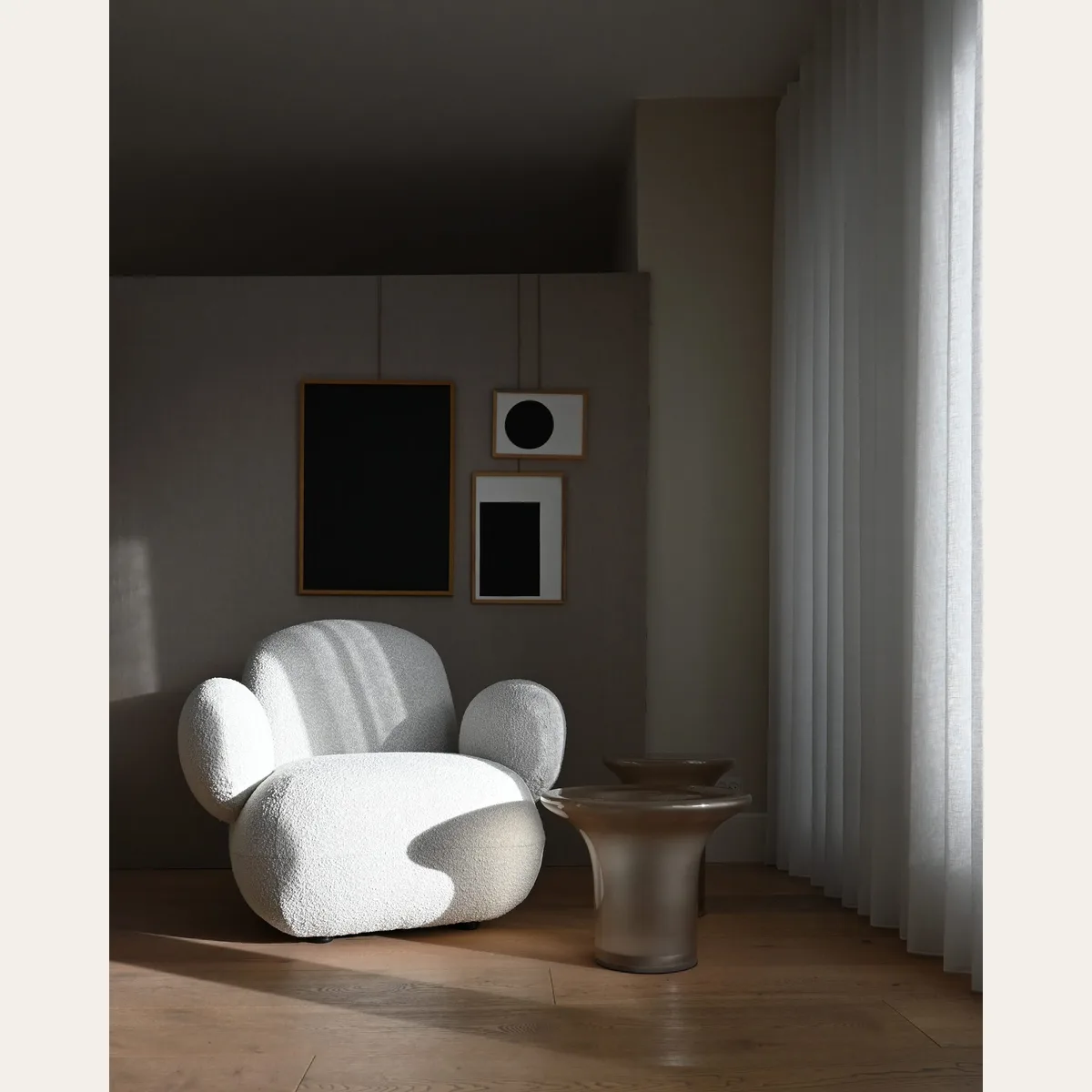 Toe Armchair, Flat