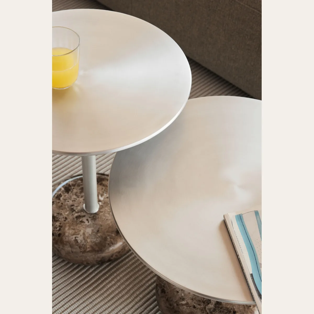 Тon side table